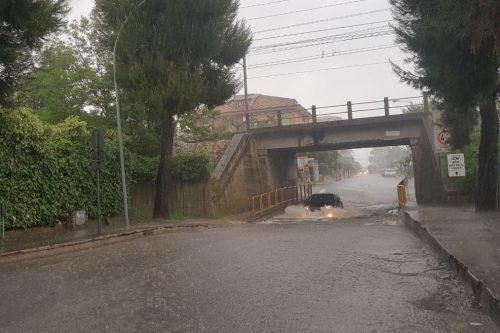 I Vigili del Fuoco coordinano i volontari della Protezione Civile: 200 chiamate in un’ora I Vigili del Fuoco coordinano i volontari della Protezione Civile: 200 chiamate in un’ora