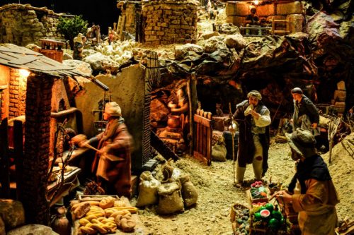 I chierichetti organizzano il “Concorso dei Presepi”: in casa o… in scatola!