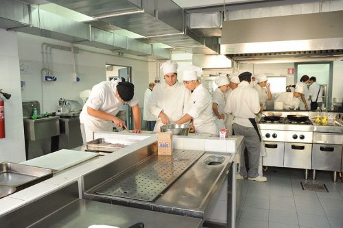 Questa sera ultimo appuntamento per «Incontriamoci in cucina»