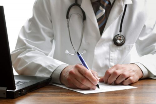 Le vicisittudini di una anziana con il suo medico