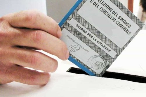 LUMEZZANE, affluenza a mezzogiorno