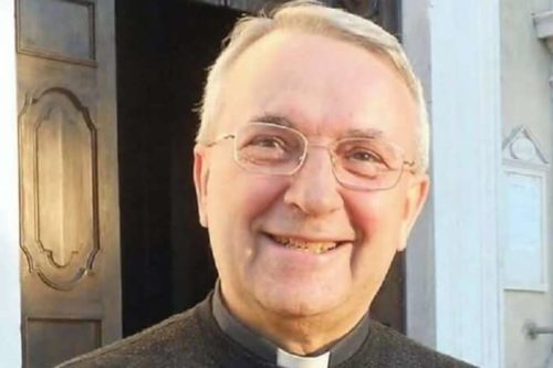 Se ne è andato ieri sera, a 76 anni, don Tino Bergamaschi, per 18 anni aveva retto la parrocchia di Sant’Apollonio a Lumezzane Se ne è andato ieri sera, a 76 anni, don Tino Bergamaschi, per 18 anni aveva retto la parrocchia di Sant’Apollonio a Lumezzane