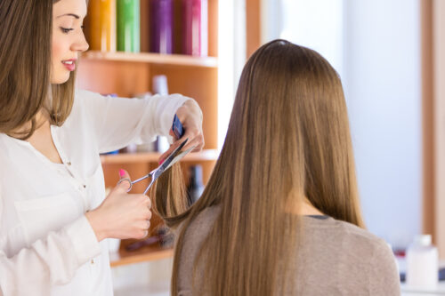 Donatori di capelli per la realizzazione di parrucche per malati oncologici Donatori di capelli per la realizzazione di parrucche per malati oncologici