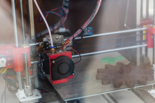 Realizzare una mostra con la stampante 3D: laboratorio tecnologico-creativo per V elementare e medie
