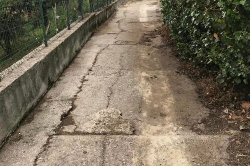 Lavori per il verde pubblico: sistemata via Volturno
