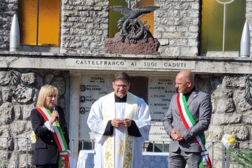 Ingresso di don Diego Ruggeri nella Comunità di Rogno Ingresso di don Diego Ruggeri nella Comunità di Rogno