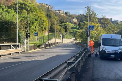 Nuovo semaforo a chiamata per la sicurezza dei pedoni in via Brescia